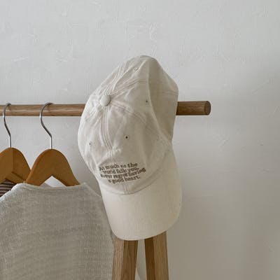 英字刺繍レタリングキャップ