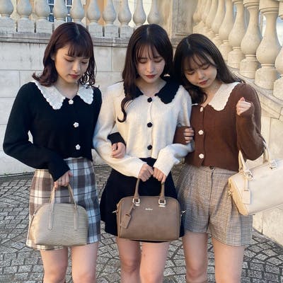 バイカラーフラワーボタンニット