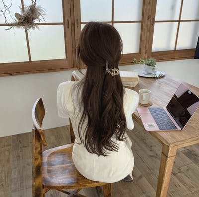 誰でもおしゃれ韓国女子に！ヘアクリップでできる簡単ハーフアップの作り方♥