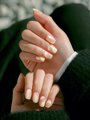 uneune white 🦢ジェルネイルシール【CB00177】