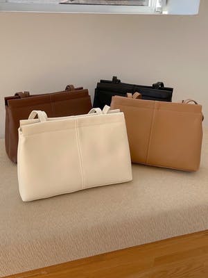 シンプル横長ミニバッグ